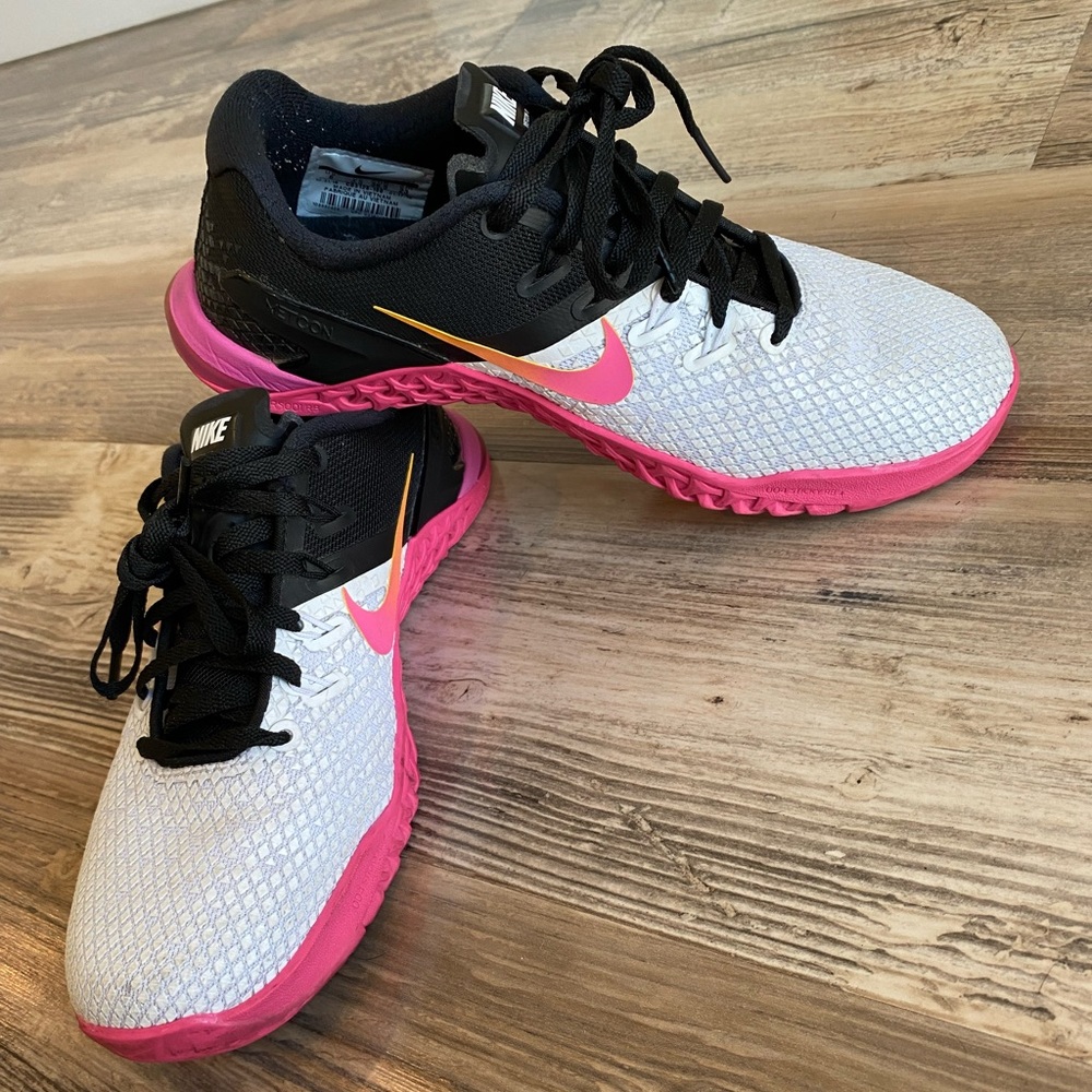 Womens Nike shoes